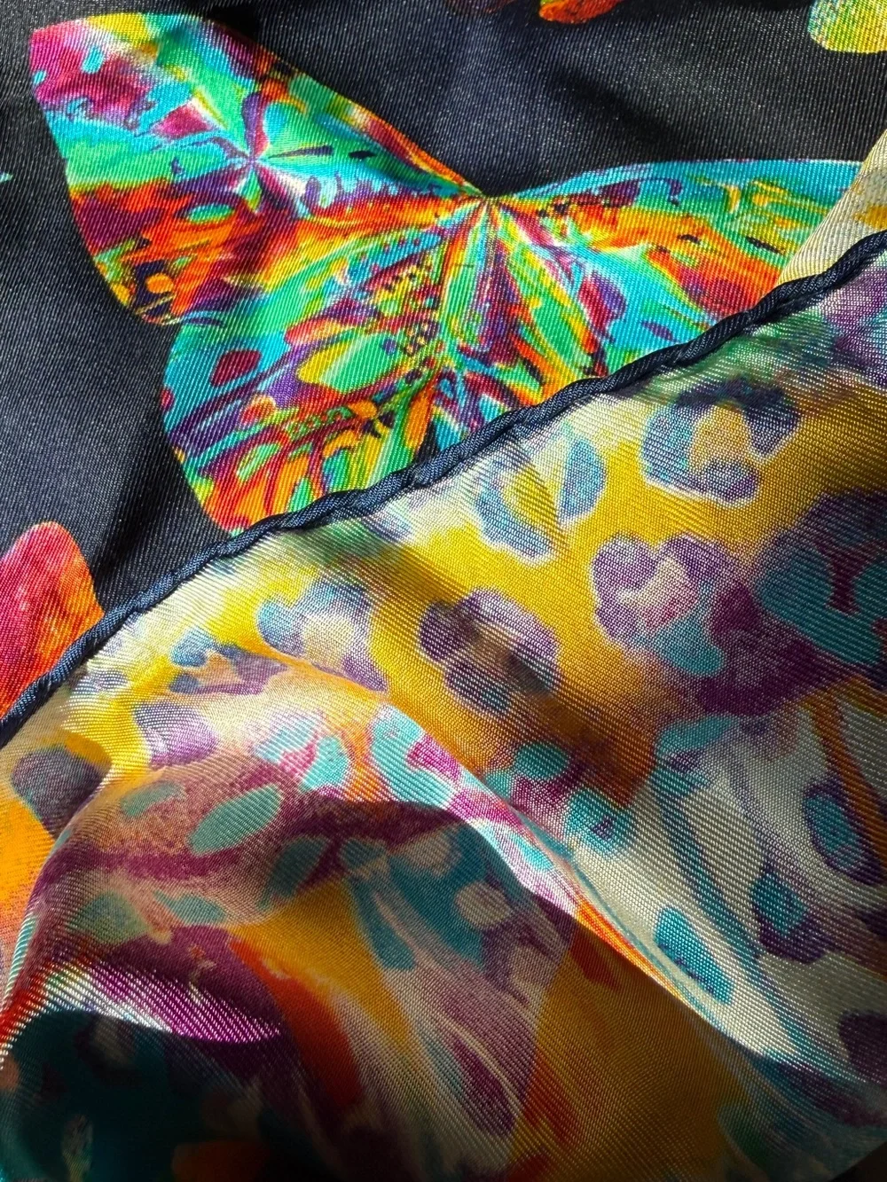Vintage Gucci Silk Scarf – Butterfly & Floral Print